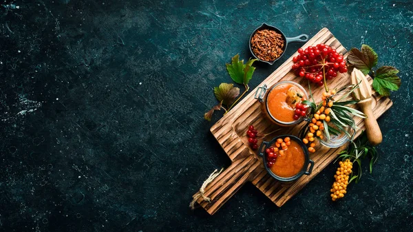 Marmelade Viburnum Beeren Und Sanddorn Mit Honig Lebensmittel Mit Hohem — Stockfoto