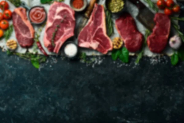 フードの背景を隠ぺい 熟成ステーキと肉のセット 最上階だ テキストの空き領域 — ストック写真