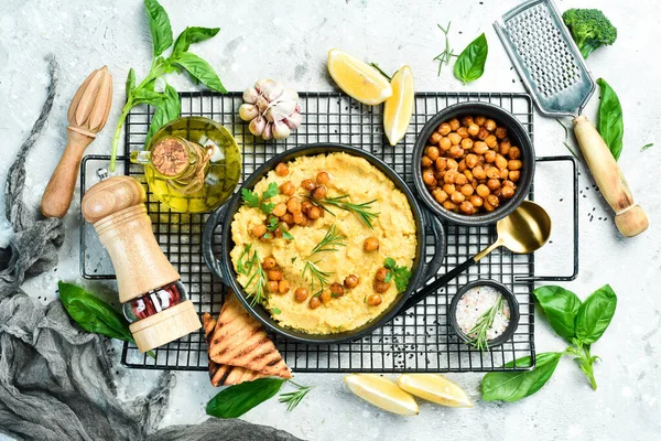 Bowl Hummus Chickpea Hummus Olive Oil Spices Top View Concrete — Stock Photo, Image