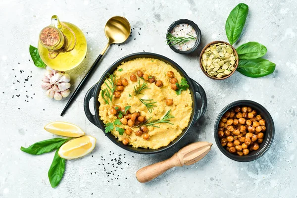 Bowl Hummus Chickpea Hummus Olive Oil Spices Top View Concrete — Stock Photo, Image