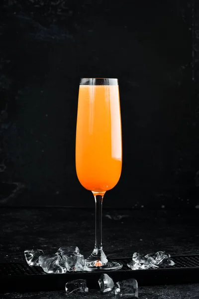 Cocktail Apelsinjuice Och Aperol Ett Champagneglas Bar Meny — Stockfoto