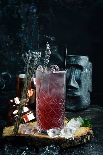 Cooling Drink Blackberry Lemonade Tonic Ice Lavender Glass Cocktails Bar — Stock Photo, Image