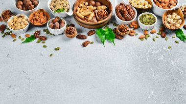 Farklı şekillerde fındık. Çözünürlük ve yüksek kaliteli güzel fotoğraf