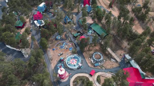 Drone View Fliegen Über Santas Workshop Amusement Park Bietet Einen — Stockvideo