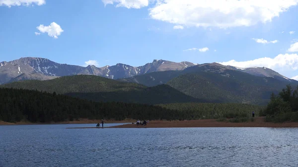 Pêche Sur Crystal Creek Reservoir Colorado Dispose Eau Premier Plan — Photo