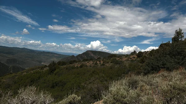 Mountain Top Montrose Colorado Nabízí Výhled Vrchol Kopce Modrou Oblohou — Stock fotografie