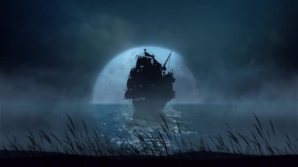 フルムーン4Kループの船シルエットブローイング草は ループの前景で風に吹く長い草と背景の古い船のシルエットで低く掛かる海と満月のシーンを特徴としています — ストック動画
