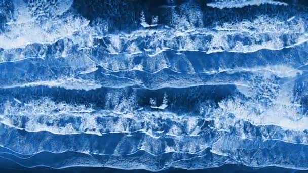 Glassy Water Cascade Sfondo Loop Caratteristiche Astratto Sguardo Onda Oceanica — Video Stock