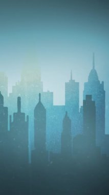Dikey Misty City Blues Arkaplan 4K döngüsünde hareket eden bulutlar, sis ve parçacık elementlerinin yükseldiği ve kuşların dikey oranda uçtuğu bir şehrin silueti yer almaktadır..