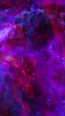 Dikey Soyut Uzay Mavisi Kırmızı ve Mor 4K Döngü, hareket eden bulutlar ve dikey oran döngüsünde enkaz halinde mavi, kırmızı ve mor bir uzay sahnesine sahiptir..