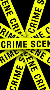 Dikey suç mahalli sarı bant 4K döngüsü, dikey oran döngüsünde siyah arkaplan üzerinde çeşitli yönlerde kayan sarı suç mahalli bandı içerir. 