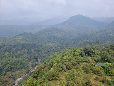 Sessiz vadi milli parkındaki dağların muhteşem manzarası, Palakkad, Kerala Hindistan. 