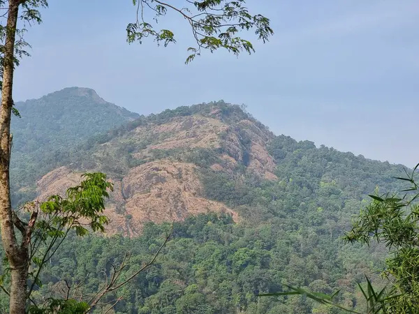 Dağların güzel manzarası