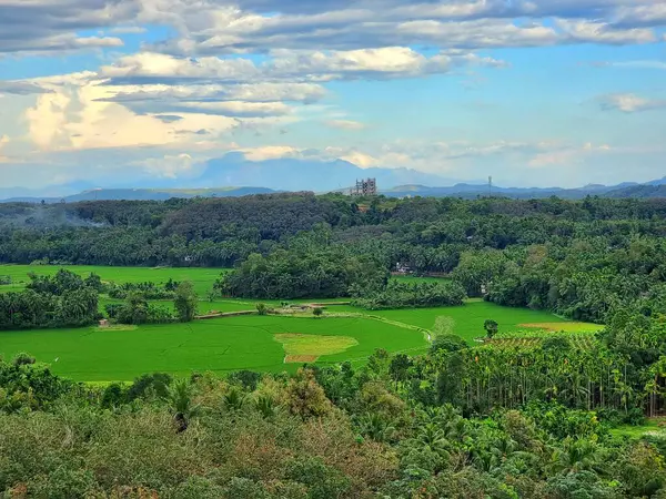 Dağların güzel manzarası