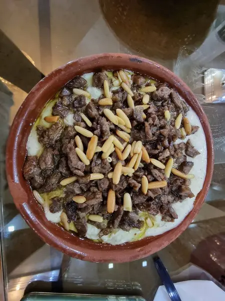 Etli ve sebzeli geleneksel Türk yemekleri