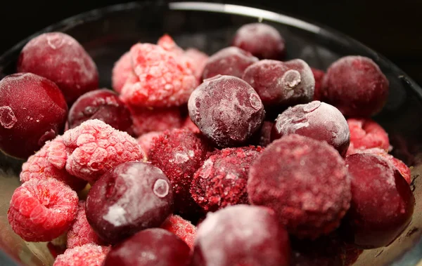Bunch Frozen Berry Fruit Glass Plate Detailed Stock Photo — Stock Photo, Image