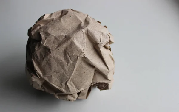 Kağıt Geri Dönüşümü Kullanıldıktan Sonra Kağıdı Sıkıca Topa Sarın — Stok fotoğraf