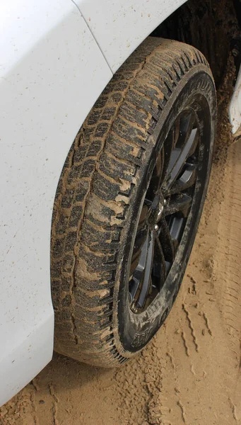 Autorad Auf Sandiger Straße Mit Sand Beladenen Reifen — Stockfoto