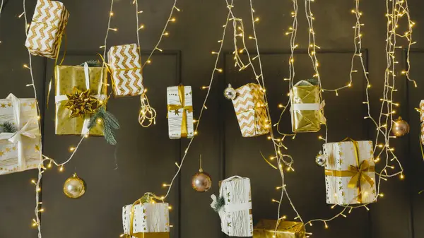 Lichten Van Slinger Geschenken Gevallen Holiday Style Vintage Wall Achtergrond — Stockfoto