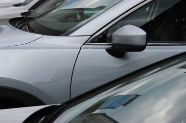Farklı Araçlara Sığdırılmış Otopark Alanı