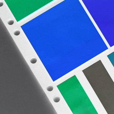 Notlar ve hatırlatıcılar için farklı renklerde pürüzsüz geometrik şekiller 