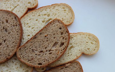 Taze pişmiş ev yapımı ekmek desenleri. Ekmek dilimlerinin dokusu Ayrıntılı resim 