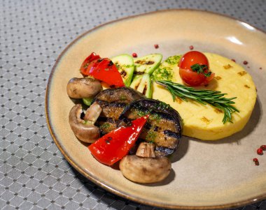 Patatesli ızgara biftek