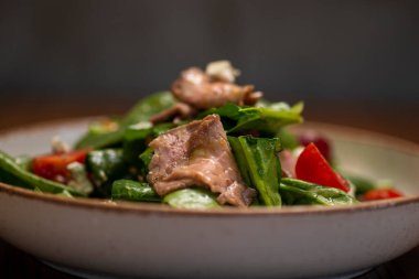 tavuk göğsü salatası