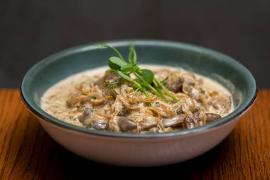 Mantar çorbası, kapat.