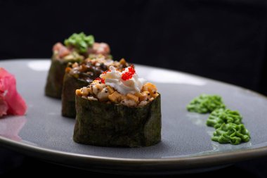 Japon mutfağı. Arka planda suşi