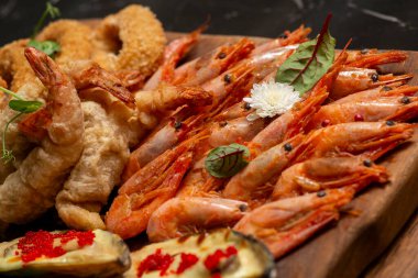 Limon ile lezzetli karides