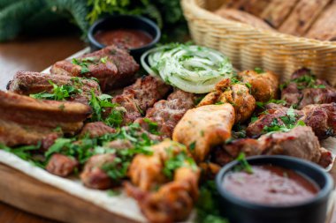 Sebzeli leziz ızgara et, yakın plan.