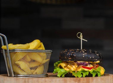 tavuk ve sebze kızarmış noodle