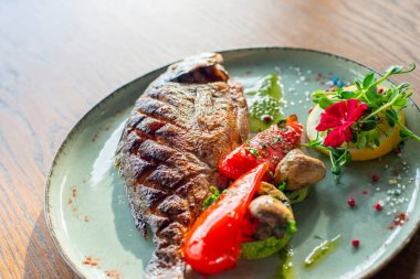 Sebzeli ızgara balık