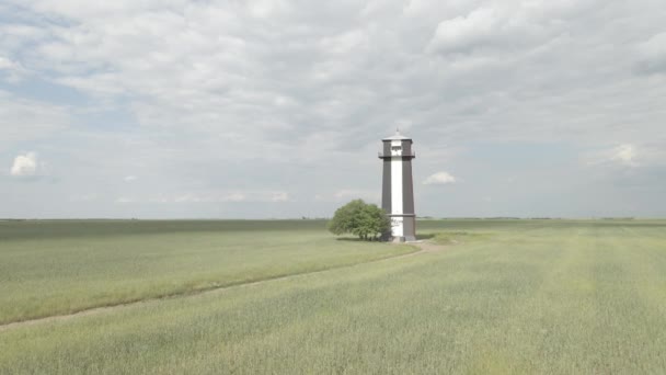 Θέα Πύργου Στο Χωράφι — Αρχείο Βίντεο