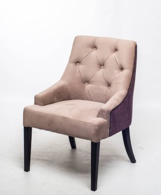 Gri arka planda modern gri sandalye