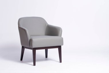 Beyaz arka plan üzerinde izole klasik sandalye