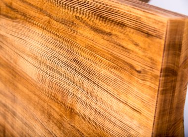 Beyaz arkaplandaki tahta tahtada kopyalama alanı