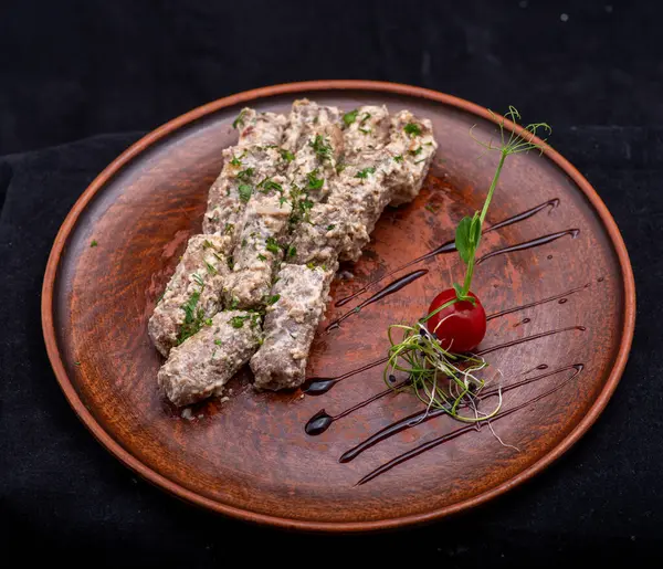 Türk mutfağı. Kıyma ve sebzeli kebap..