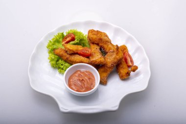 Kızarmış tavuk Nuggets ve patates kızartması