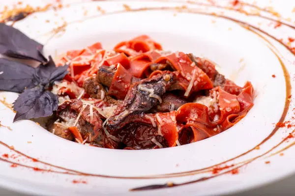 domates soslu makarna