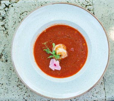 Karides ve sebzeli lezzetli çorba..