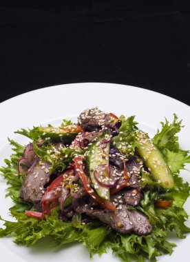 et ve sebzeli salata