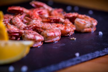 Sarımsaklı ızgara ahtapot.