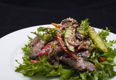 sığır etli ve sebzeli salata