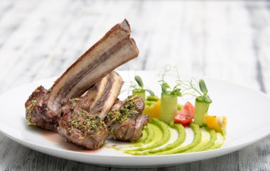 Domuz kaburga sebzeler