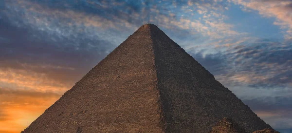 Giza Platosu Ndaki Uzun Ünlü Mısır Piramidi Pharanon Cheops Piramidi — Stok fotoğraf