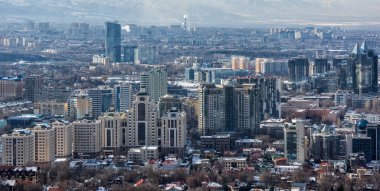 Bir kış günü en büyük Kazak şehri olan Almaty 'nin merkezi.