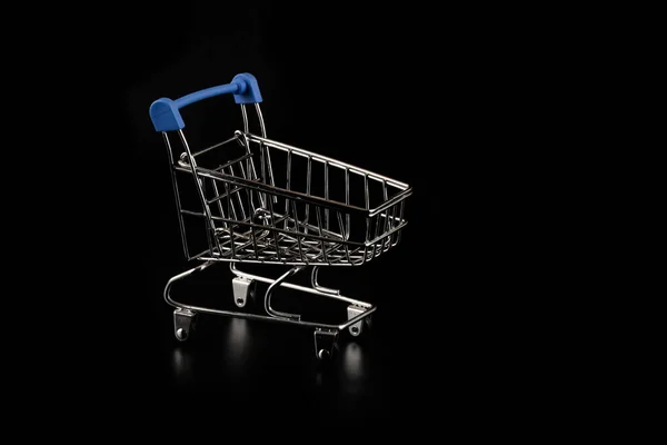 Carro Compras Metal Miniatura Supermercado Sobre Fondo Negro — Foto de Stock