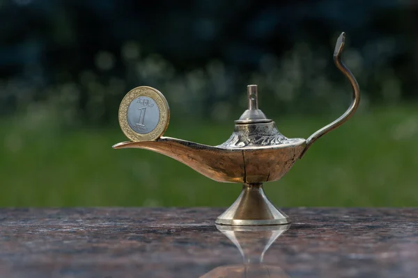 Lámpara Mágica Aladino Moneda Rial Del Reino Arabia Saudita — Foto de Stock
